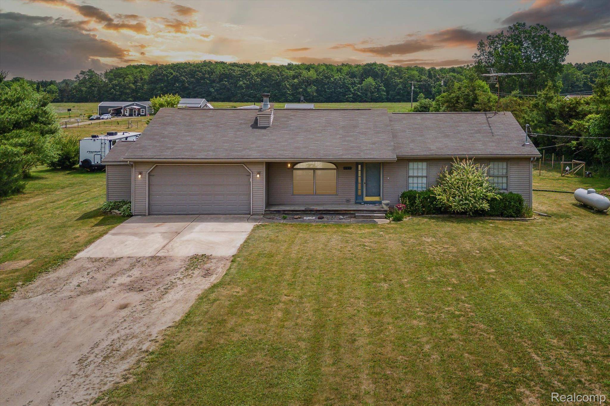 Fowlerville, MI 48836,7640 ROBB RD