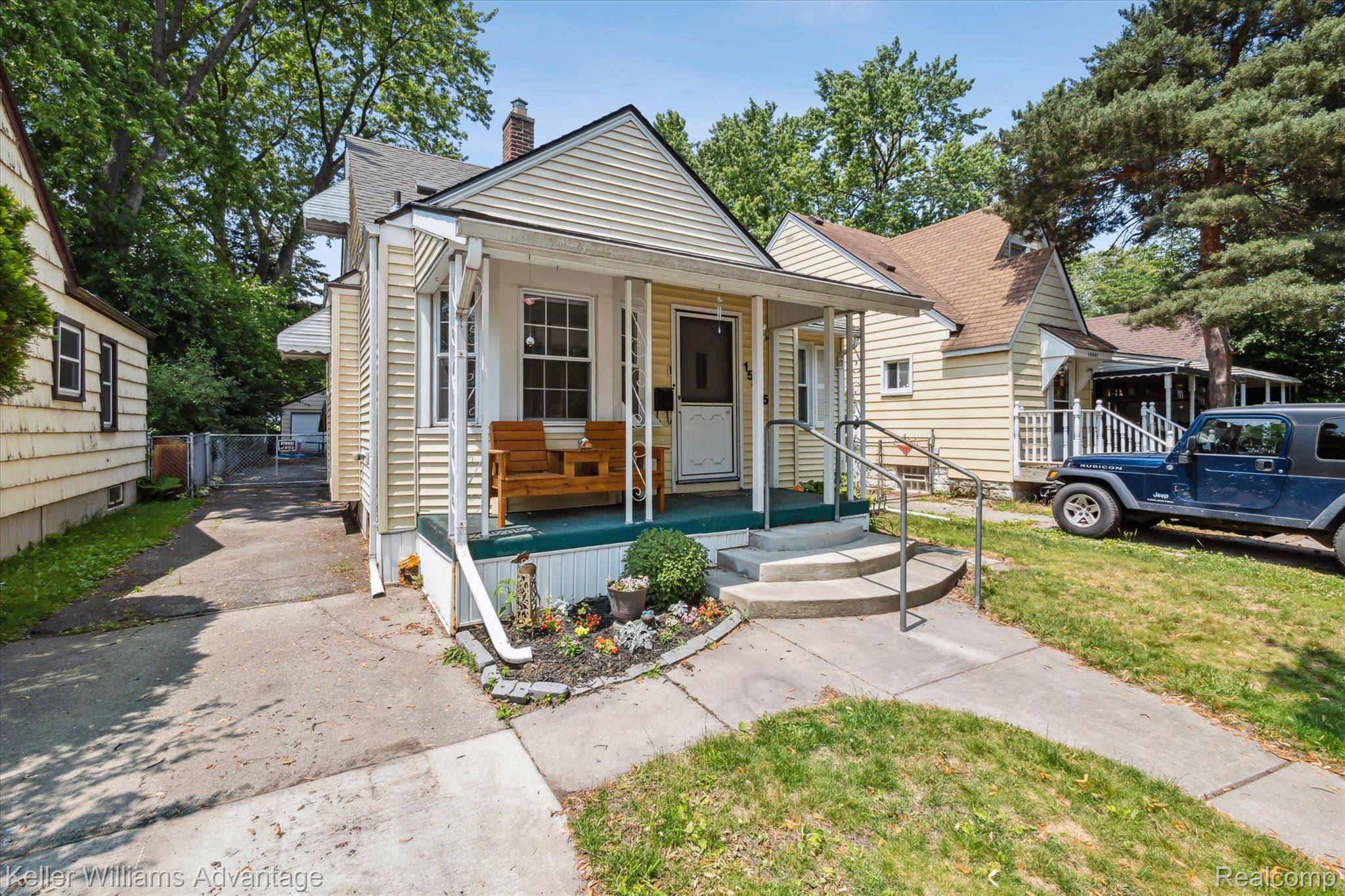 Redford, MI 48239,15435 WAKENDEN ST