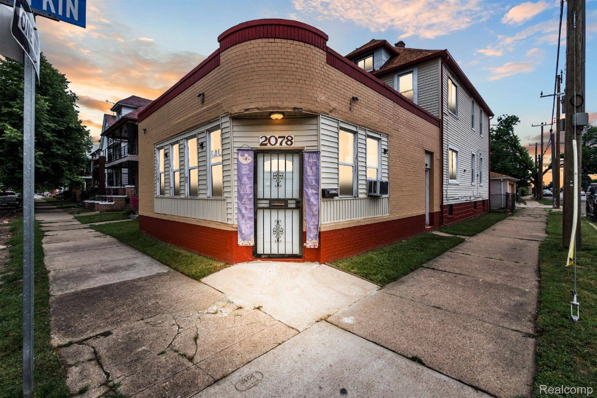 Hamtramck, MI 48212,2078 BELMONT ST