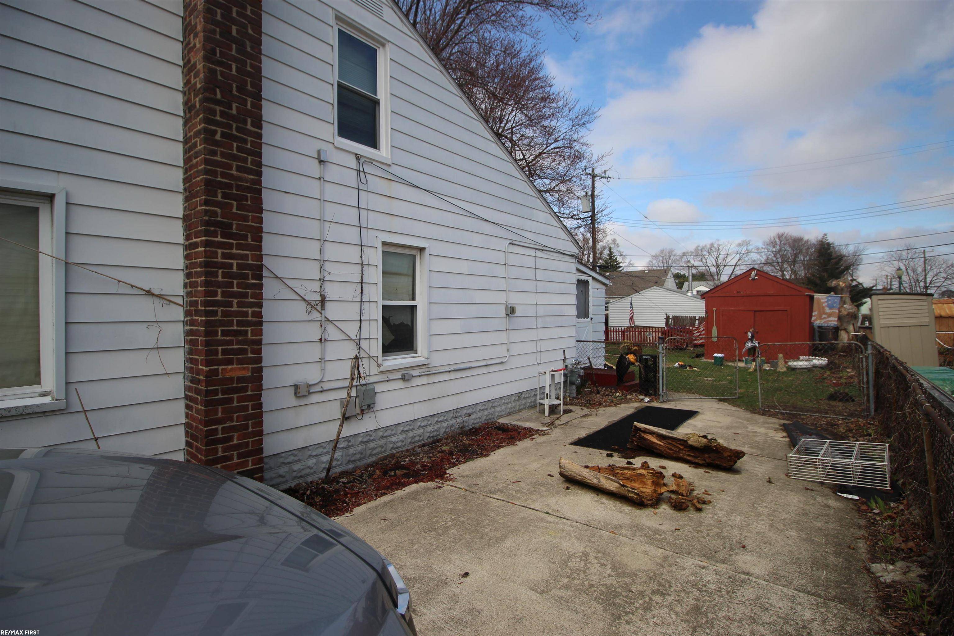 Hazel Park, MI 48030,40 Orchard