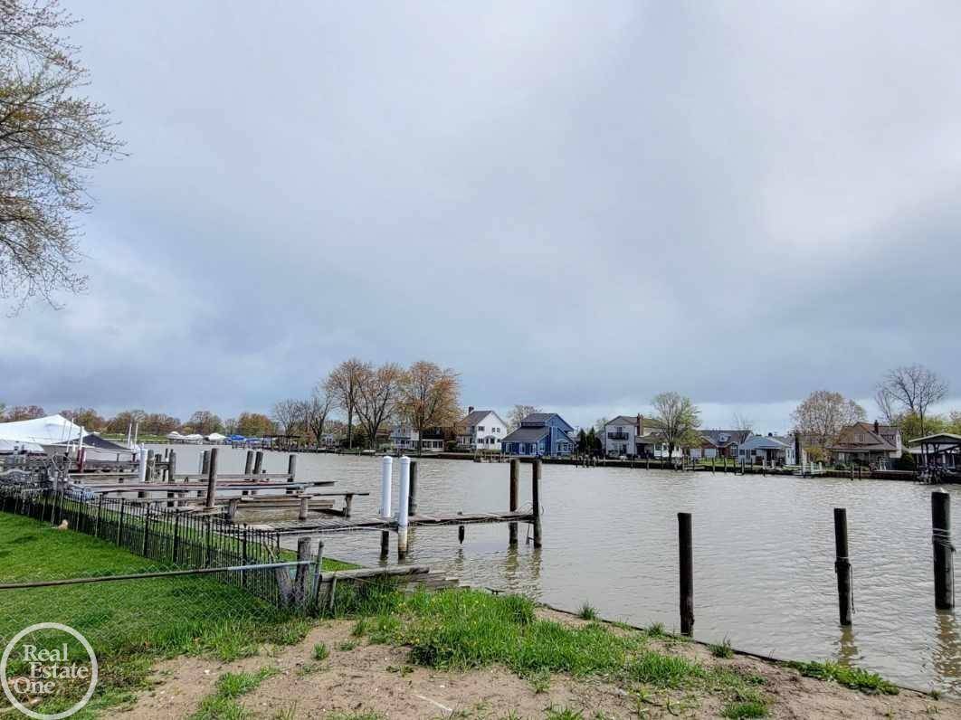 Harrison Twp, MI 48045,29668 Old North River Rd