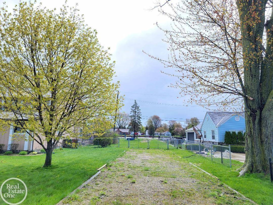 Harrison Twp, MI 48045,29668 Old North River Rd