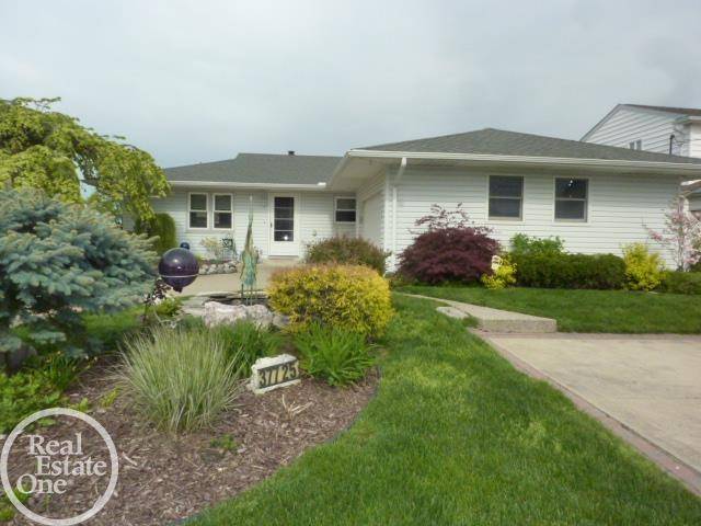 Harrison Twp, MI 48045,37725 Maplehill