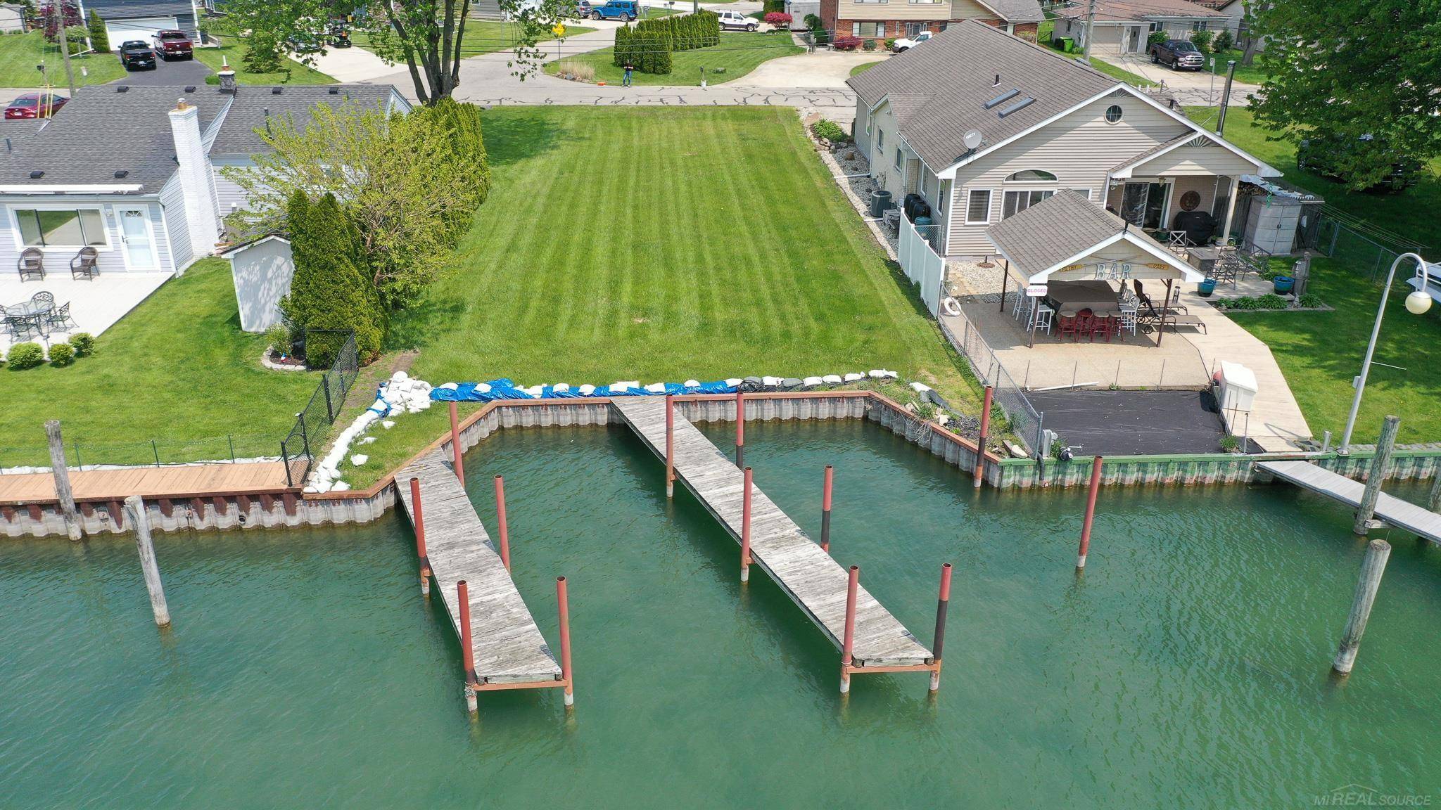 Harrison Twp, MI 48045,37845 Circle