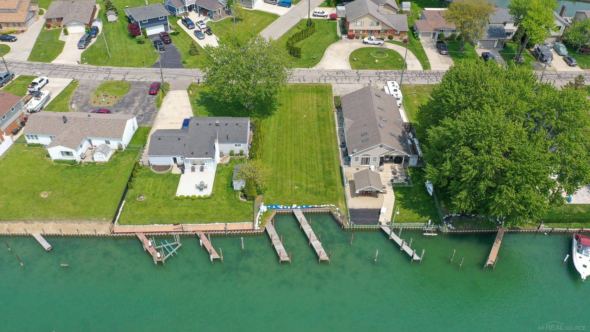 Harrison Twp, MI 48045,37845 Circle