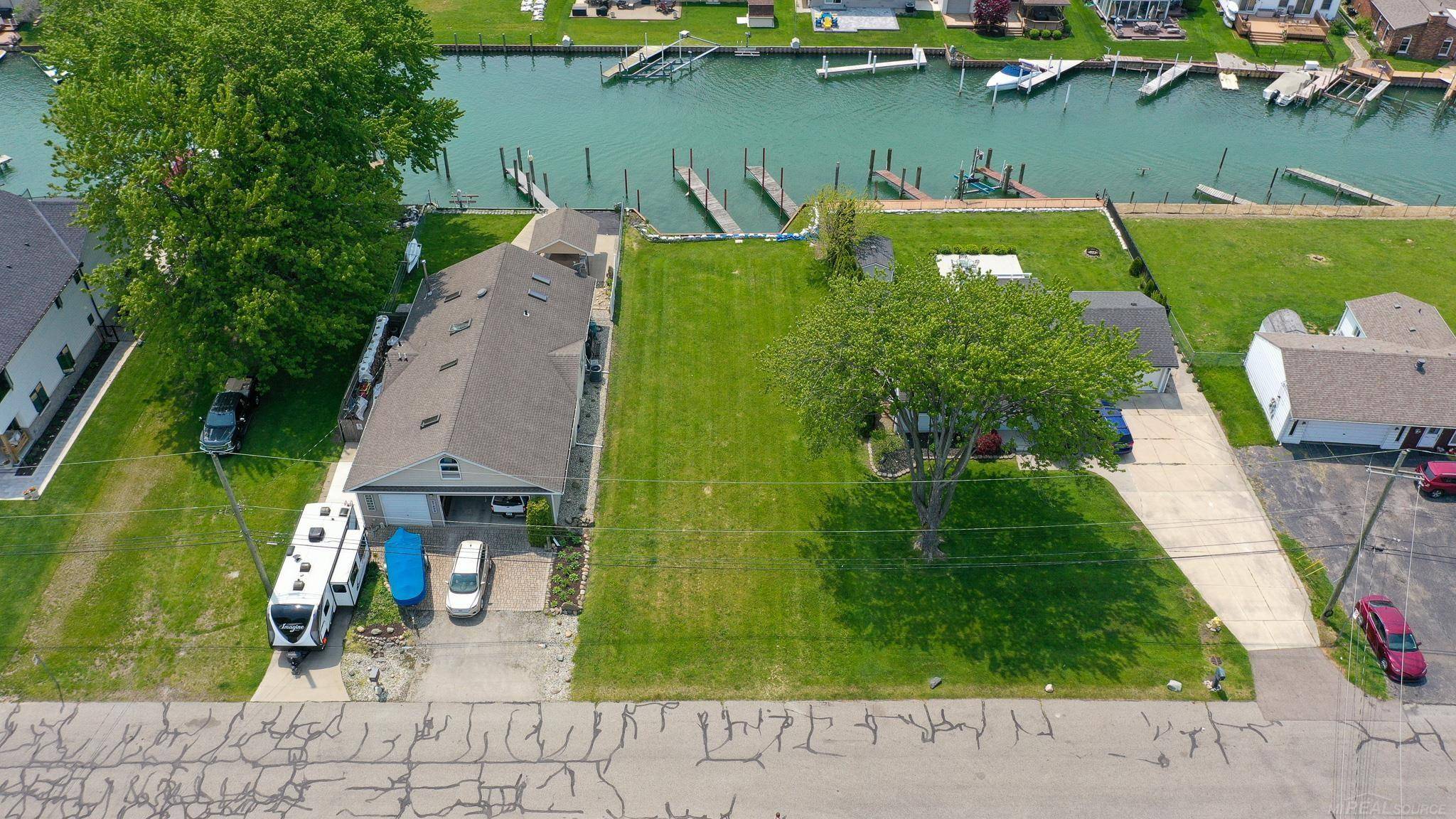 Harrison Twp, MI 48045,37845 Circle