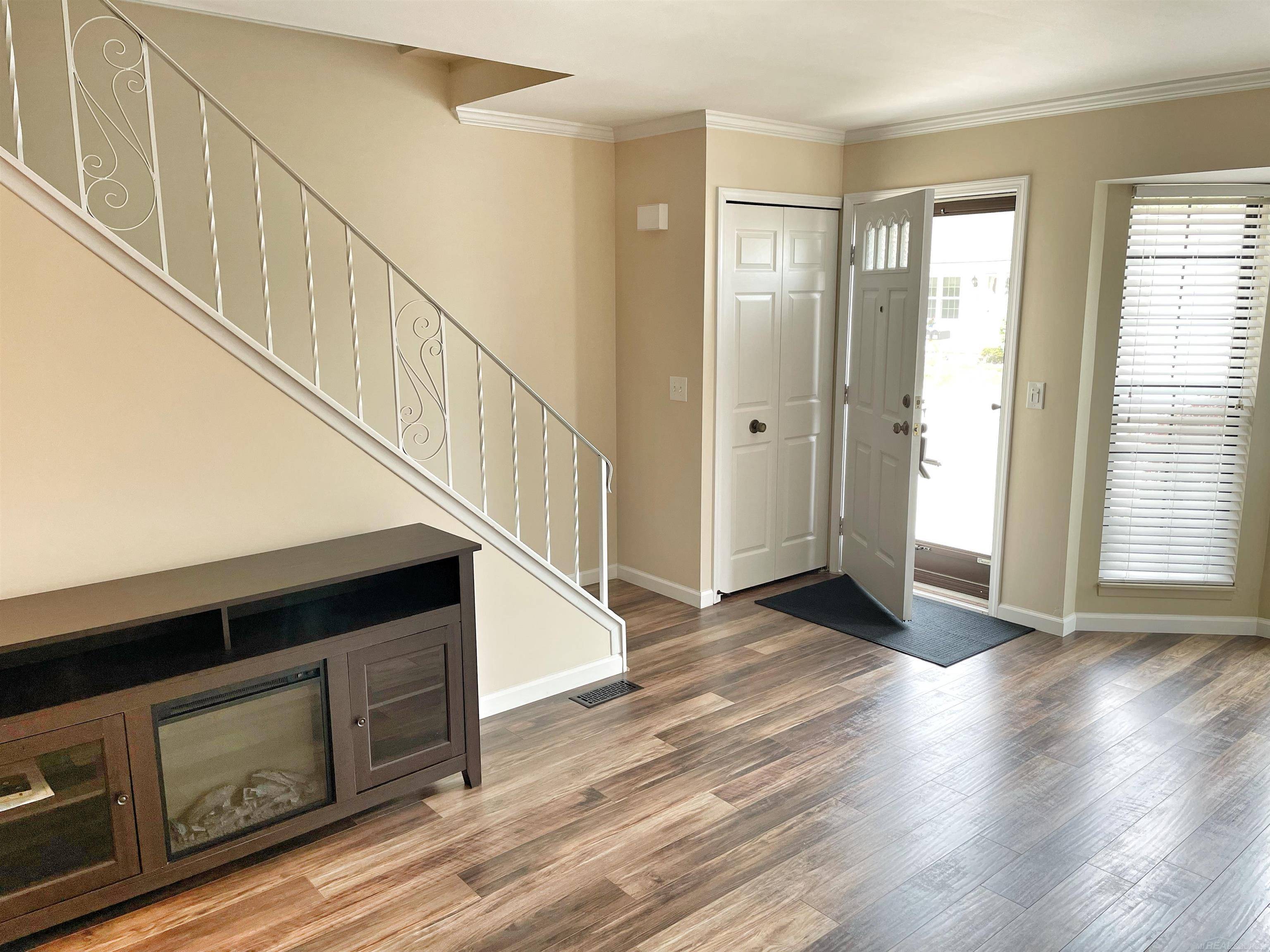 Harrison Twp, MI 48045,28090 Fair Oaks Ln #15