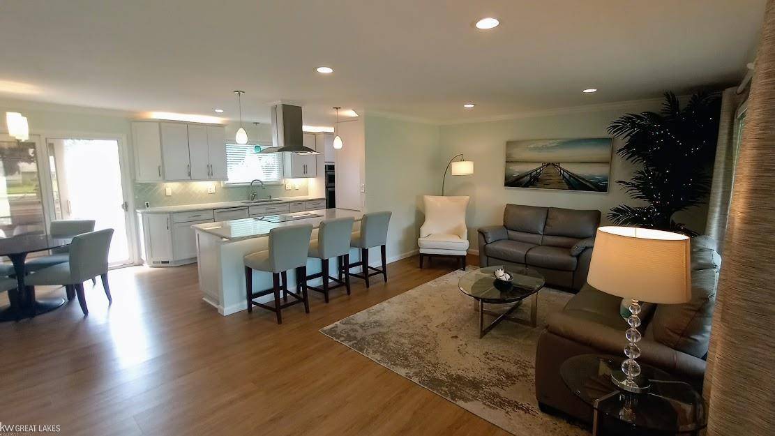 Harrison Twp, MI 48045,38155 Mallast