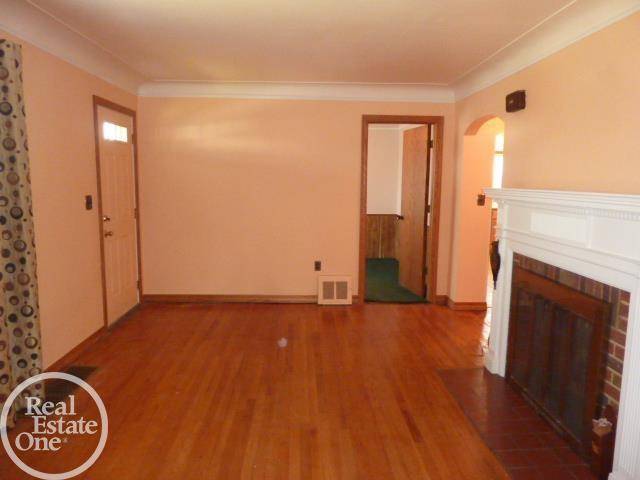 Harrison Twp, MI 48045,37991 Elmlane