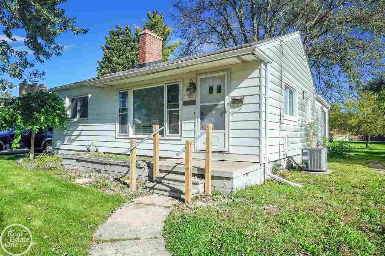 Saint Clair Shores, MI 48081,27820 Manhattan