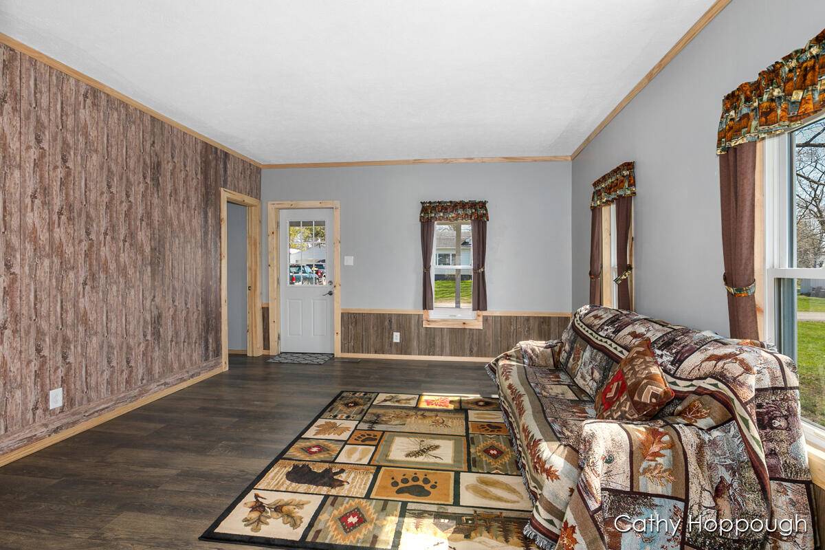 Hubbardston, MI 48845,179 Seaver ST