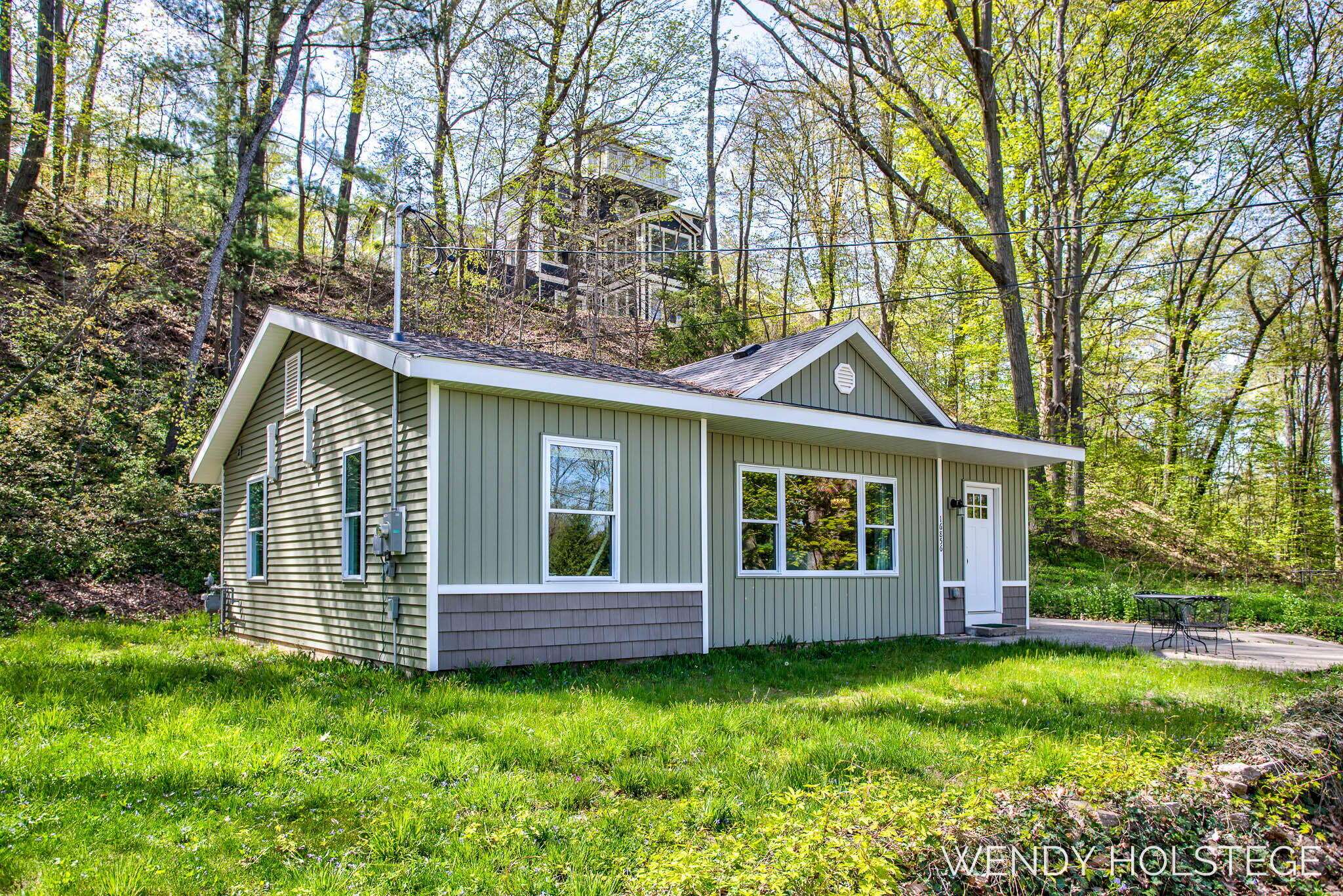 West Olive, MI 49460,16856 Lake AVE