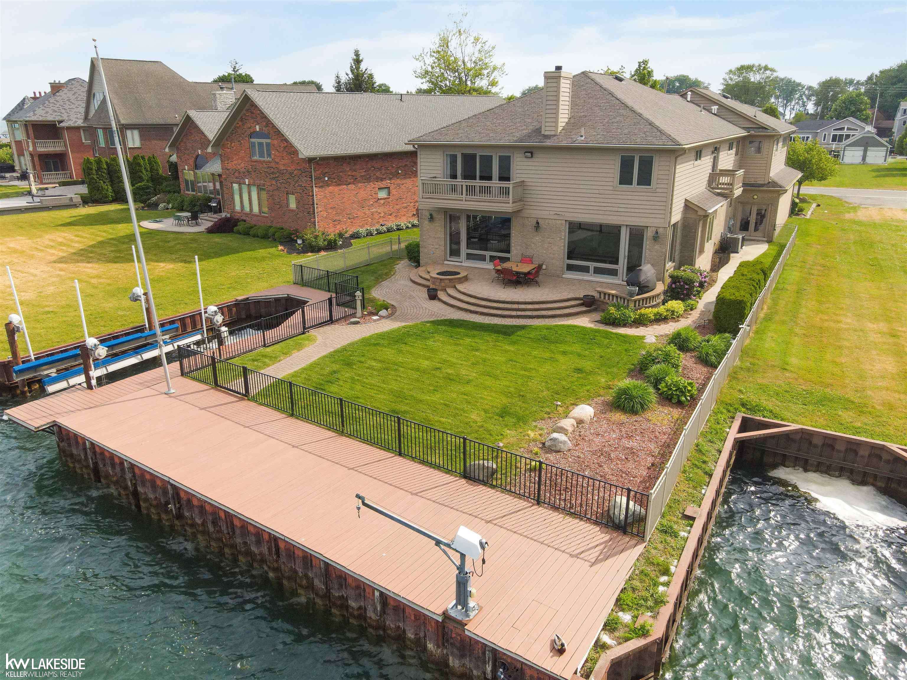 Harrison Twp, MI 48045,37600 LAKESHORE