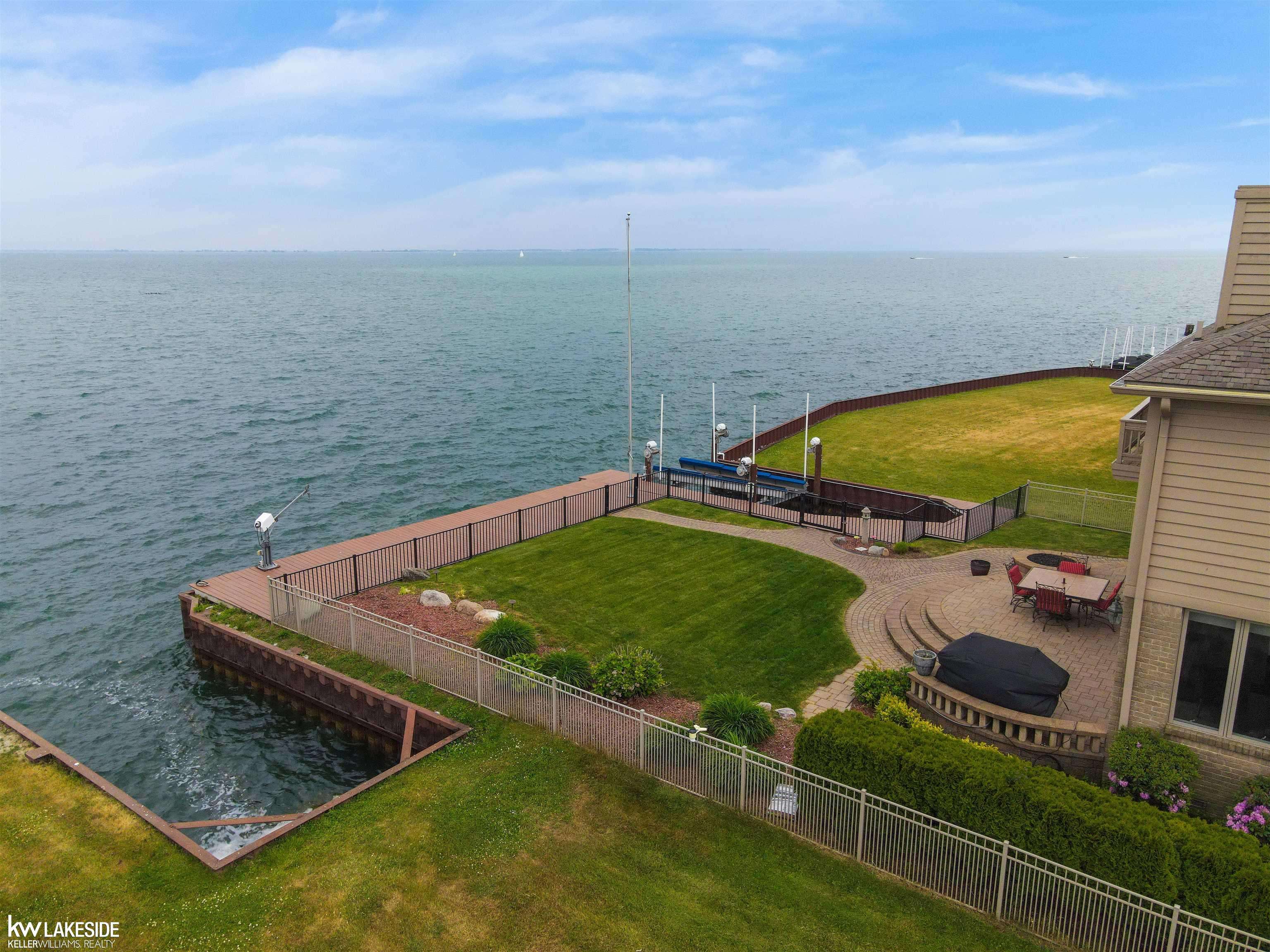 Harrison Twp, MI 48045,37600 LAKESHORE