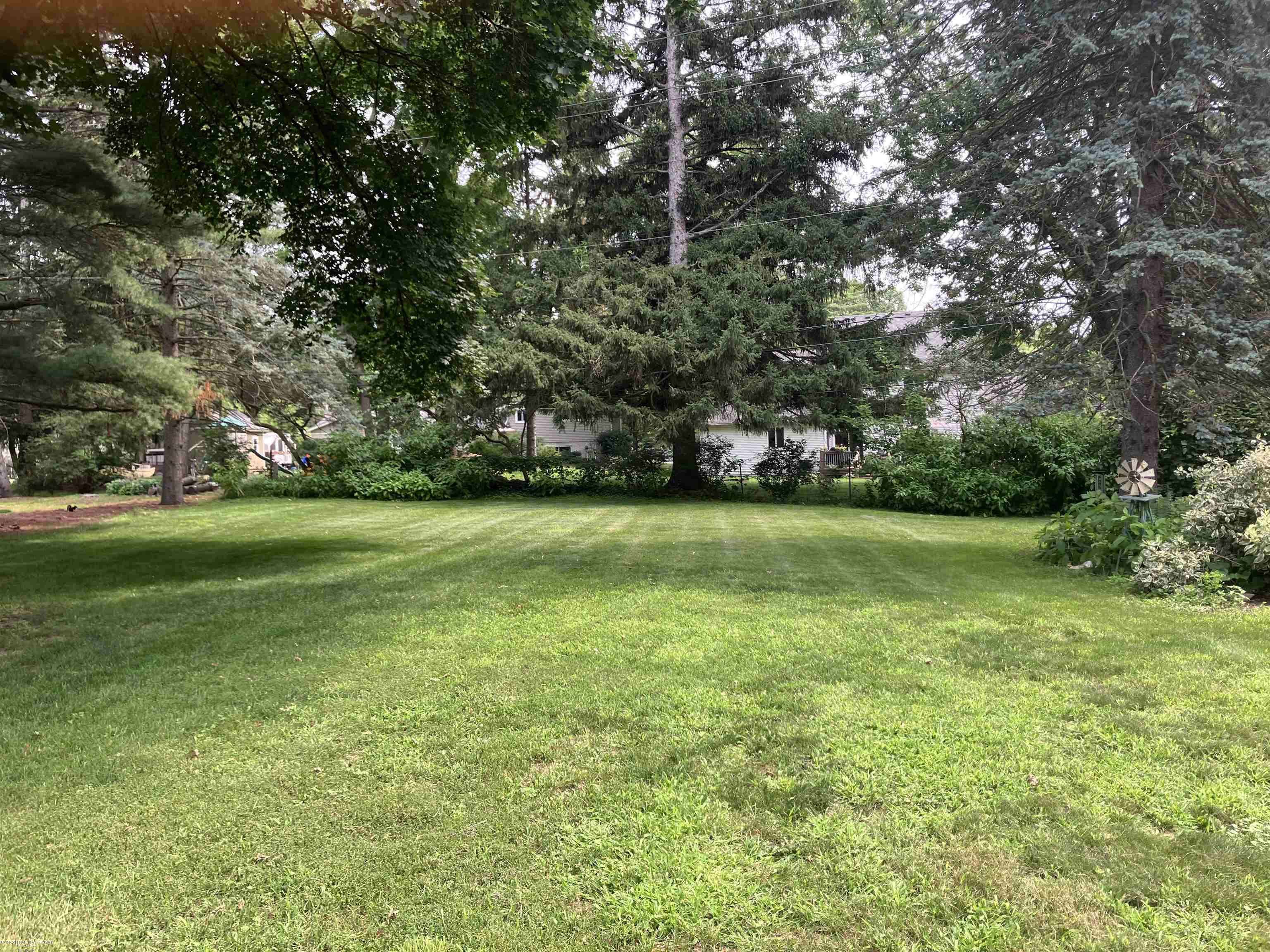 Harrison Twp, MI 48045,37974 Elmite