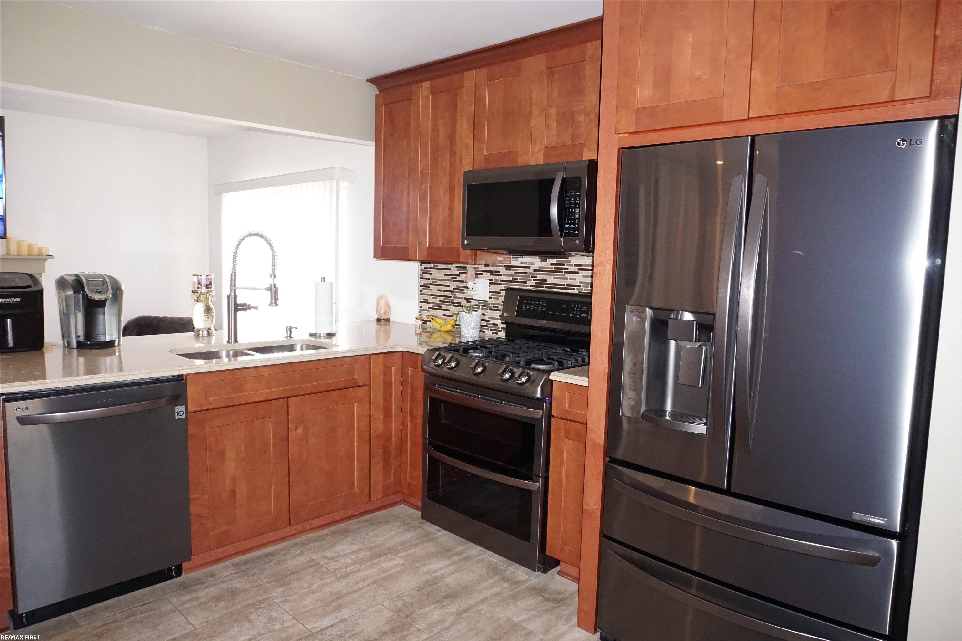 Warren, MI 48088,27845 Dover