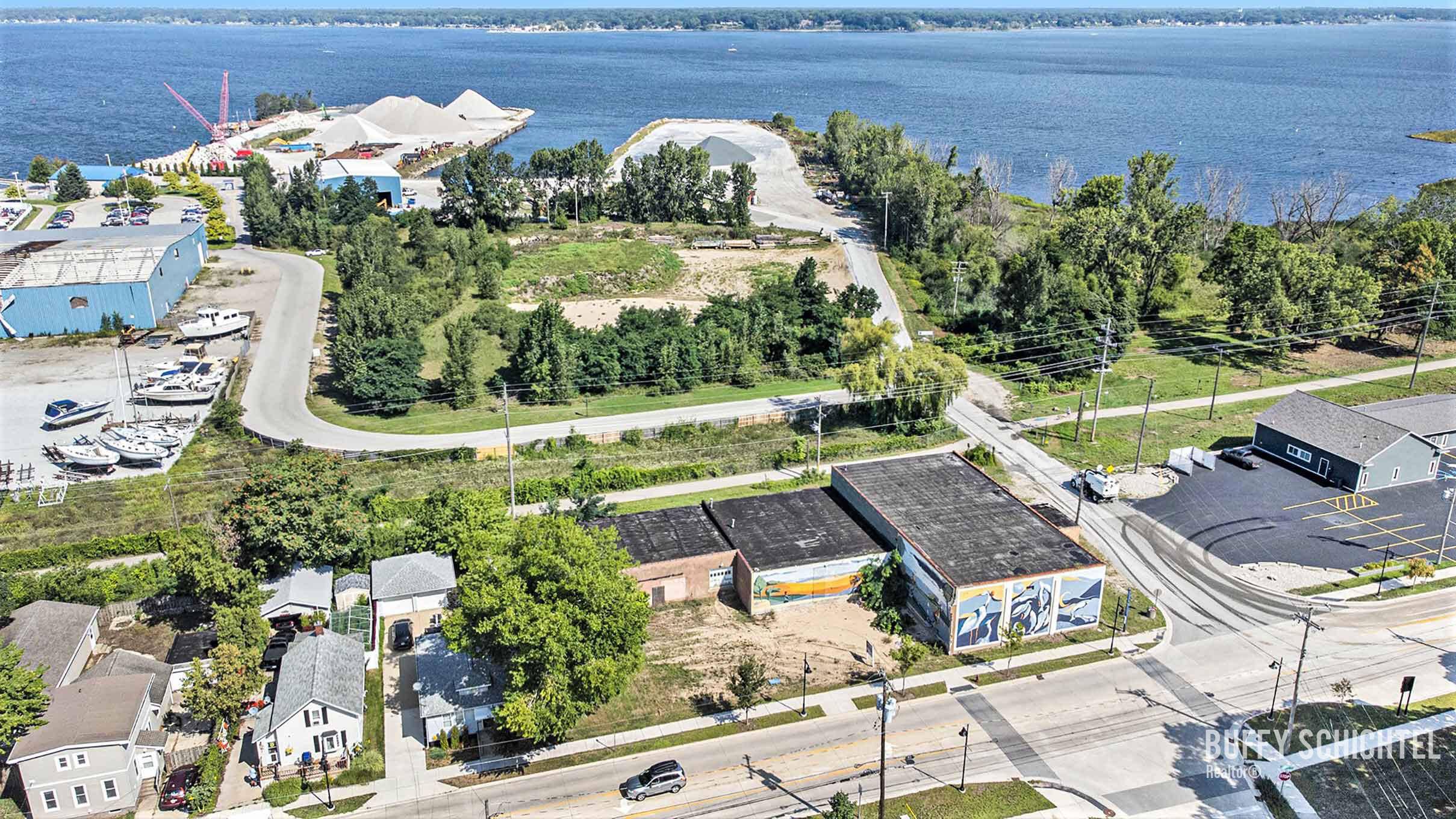 Muskegon, MI 49441,1812 Lakeshore DR