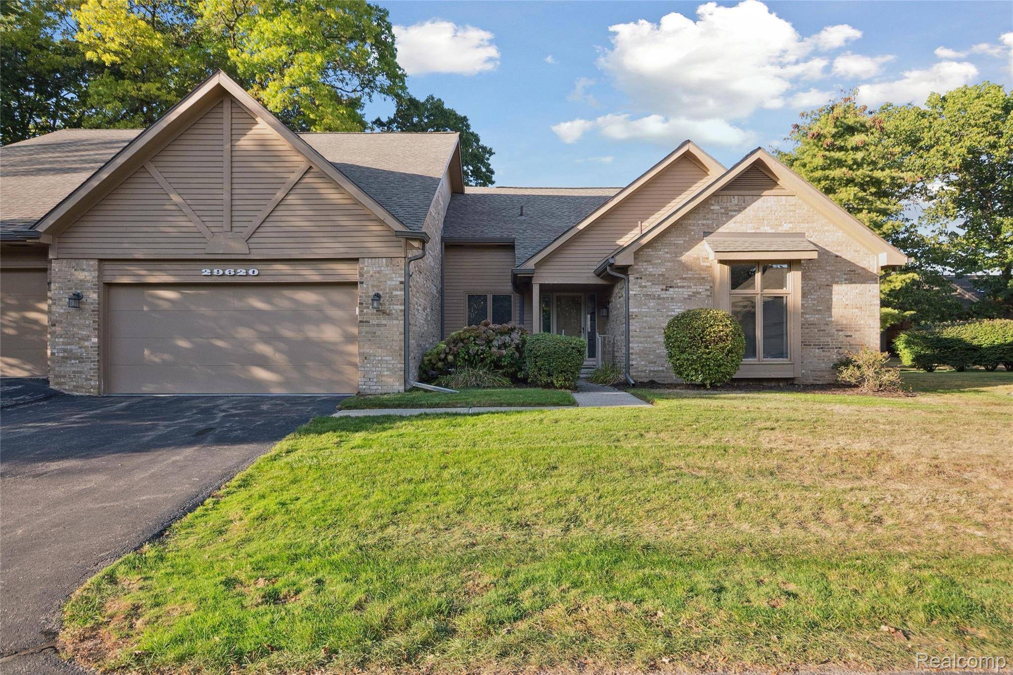 Farmington Hills, MI 48331,29620 Nova Woods DR