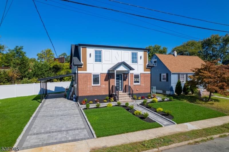 Elmwood Park Boro, NJ 07407,197 Roosevelt Ave