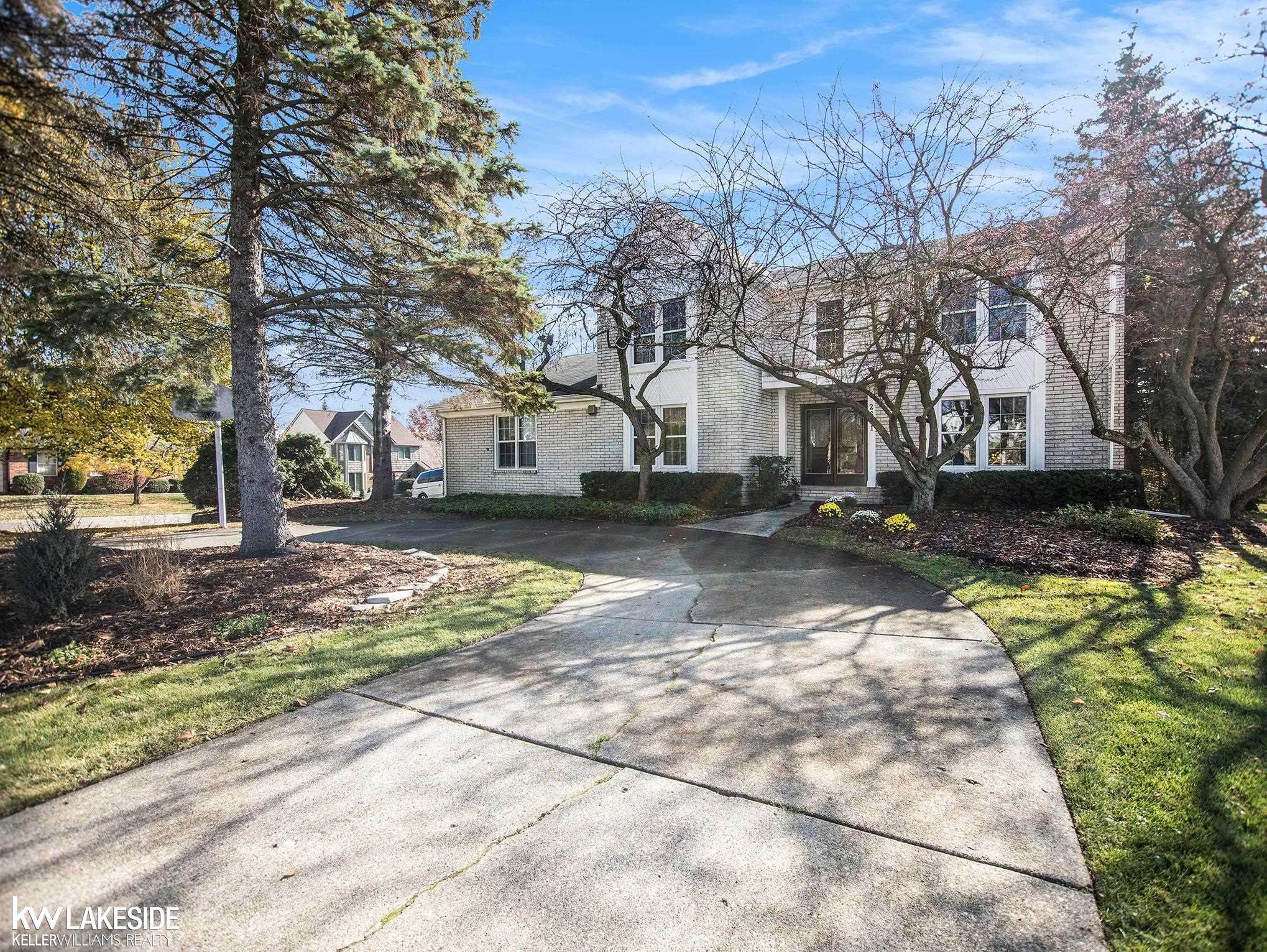 Rochester Hills, MI 48309,2681 Powderhorn Ridge Rd