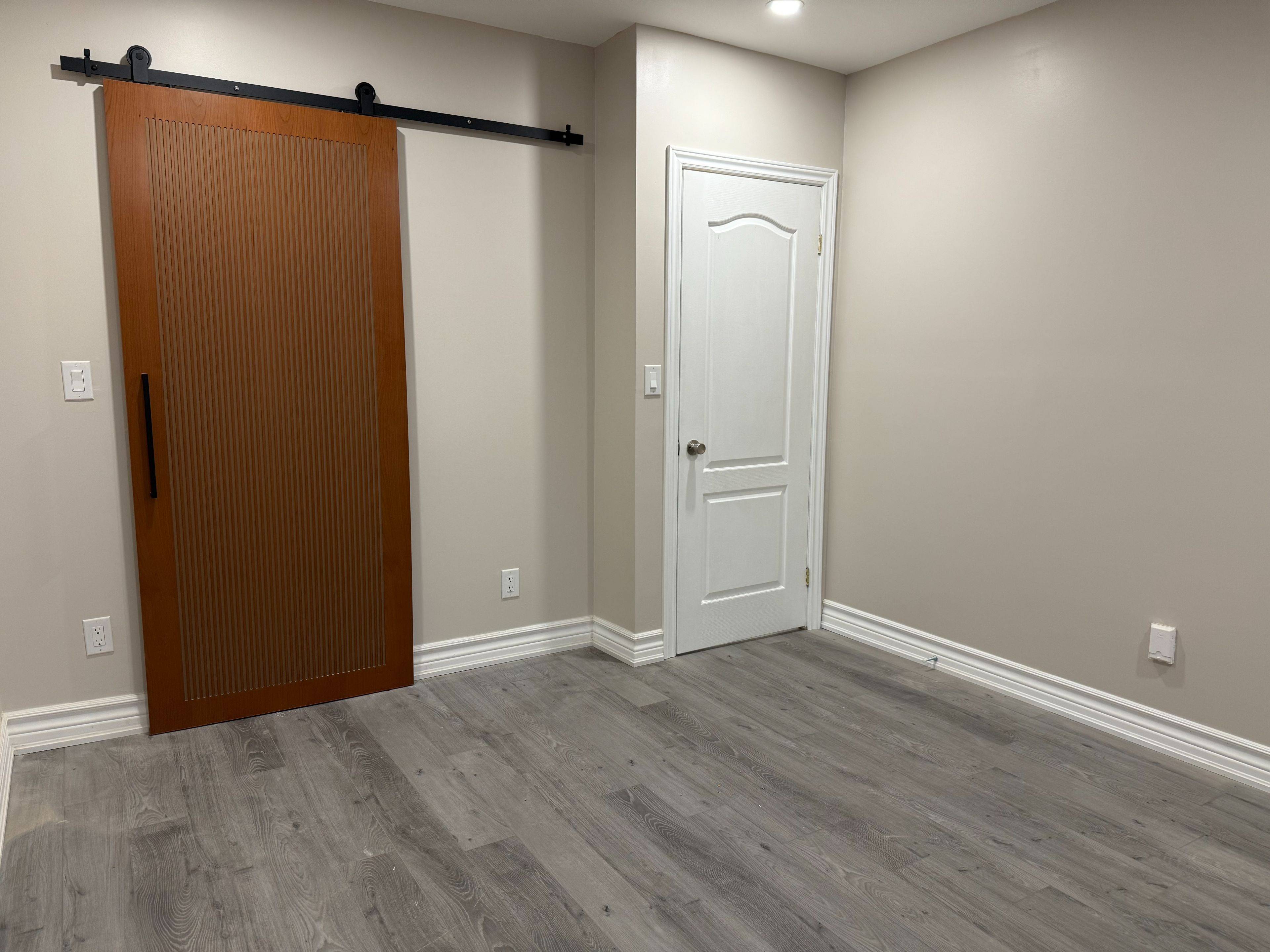 Toronto W10, ON M9W 3Y2,40 Torbolton DR #2