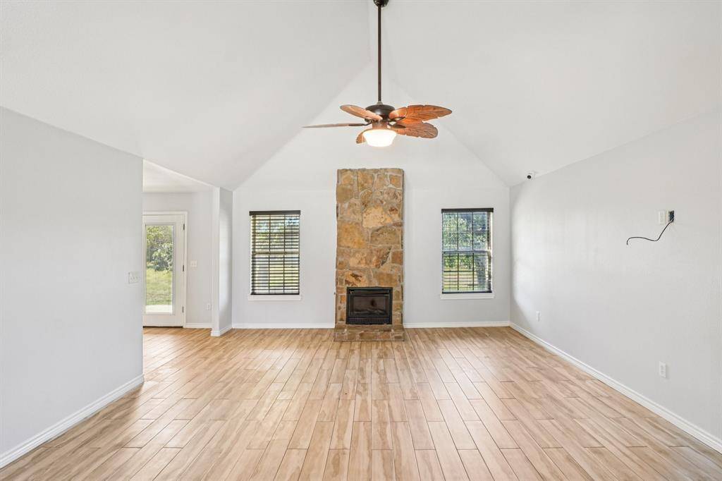 Collinsville, TX 76233,718 County Road 232