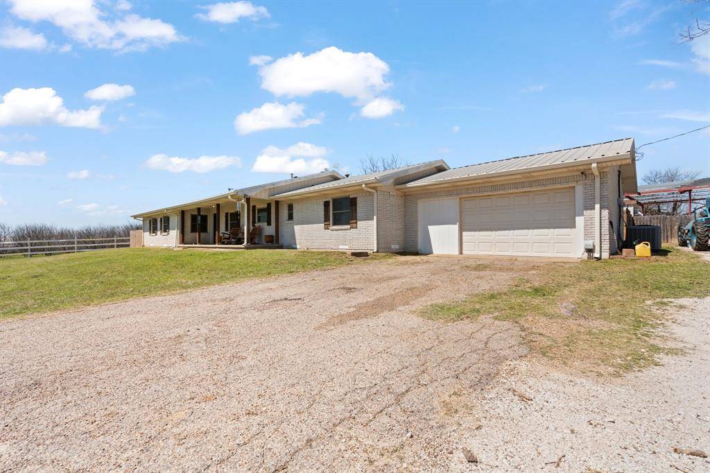 Cleburne, TX 76031,1641 E Henderson Street