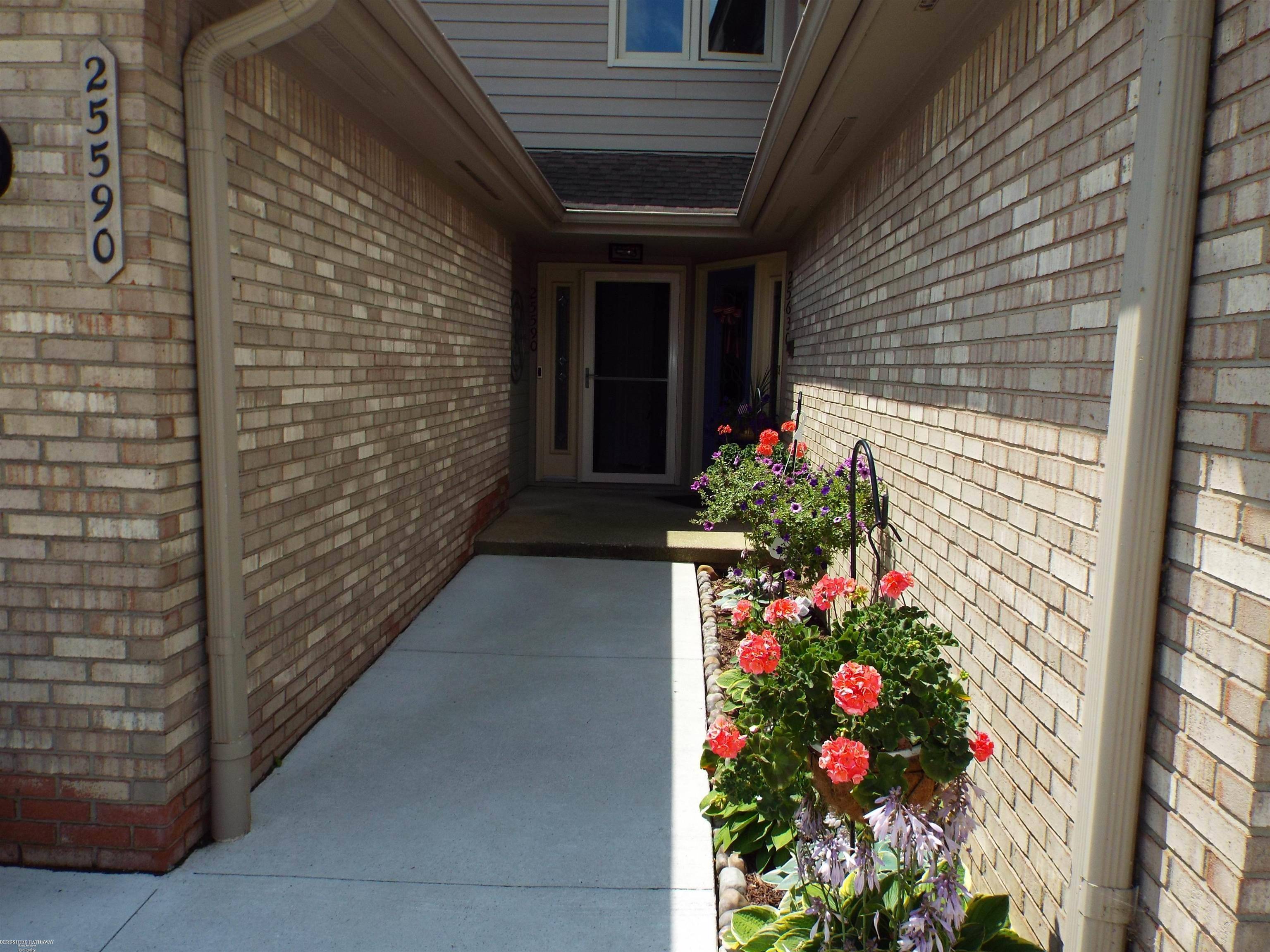 Harrison Twp, MI 48045,25590 Waterview