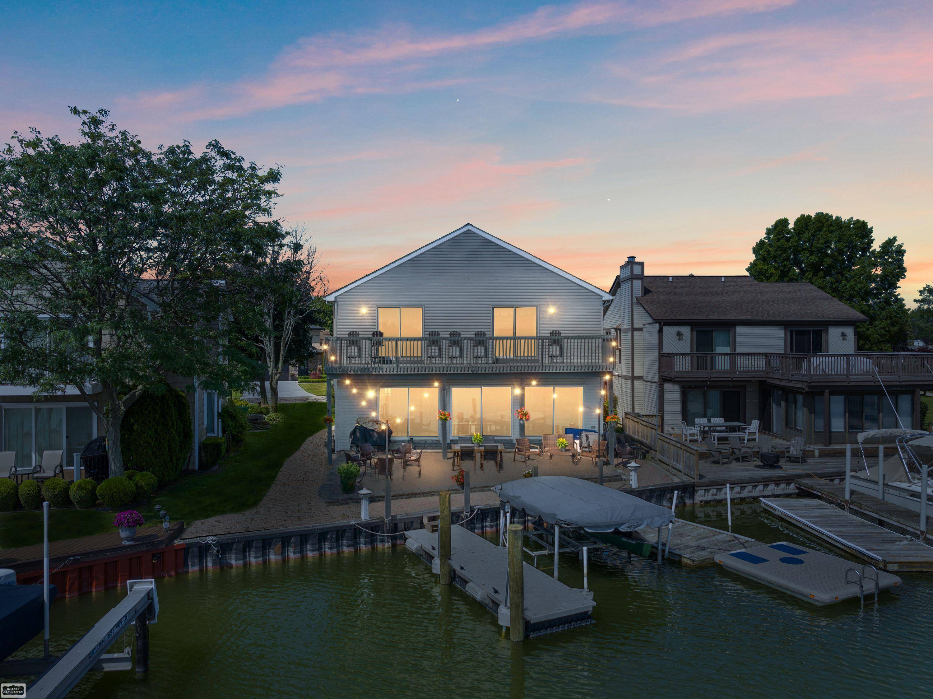 Harrison Twp, MI 48045,37946 Circle