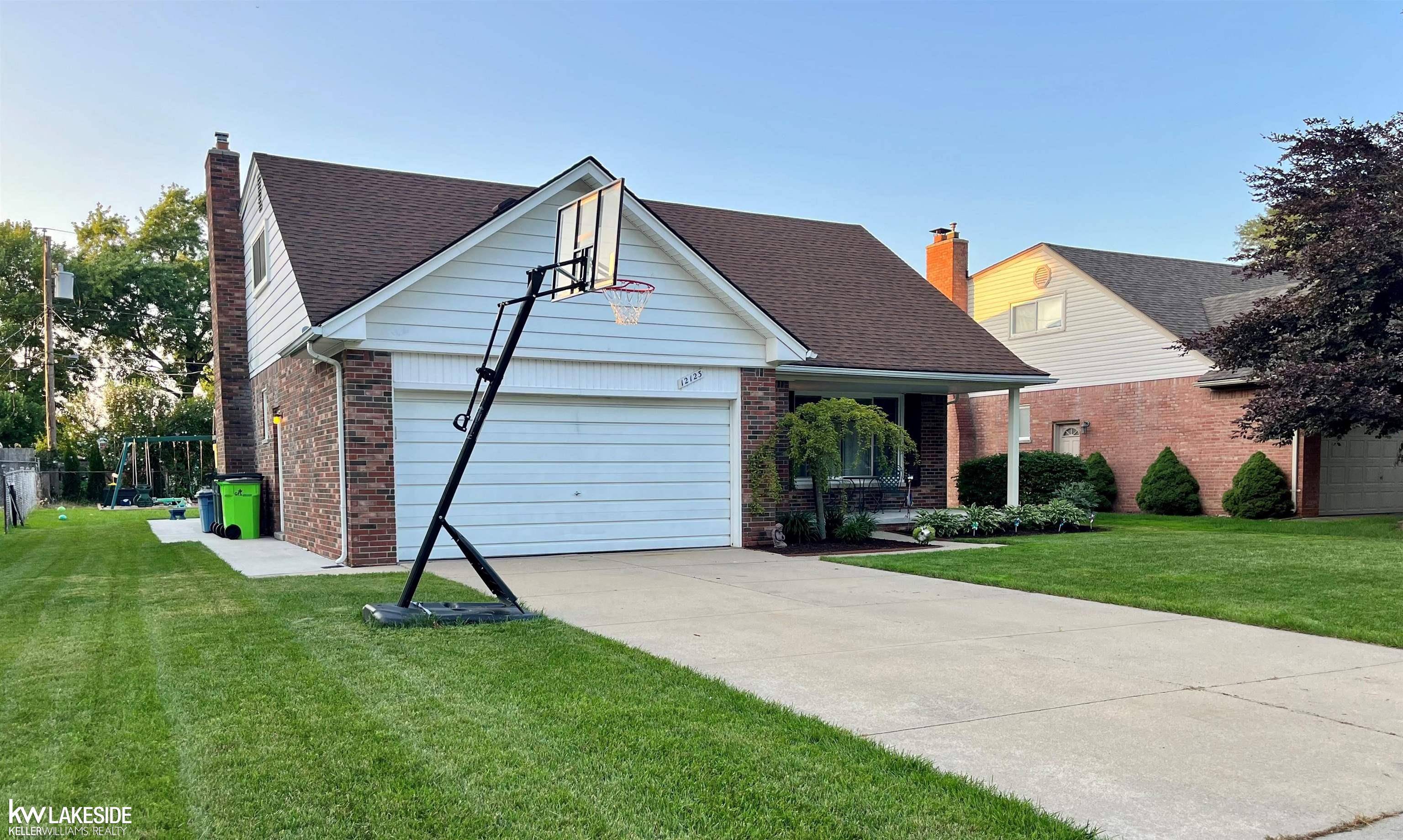 Sterling Heights, MI 48312,12123 Corvair