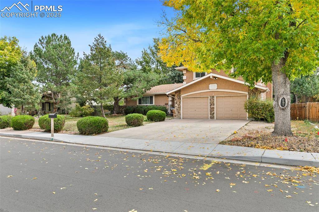 Colorado Springs, CO 80918,6417 Dewsbury DR