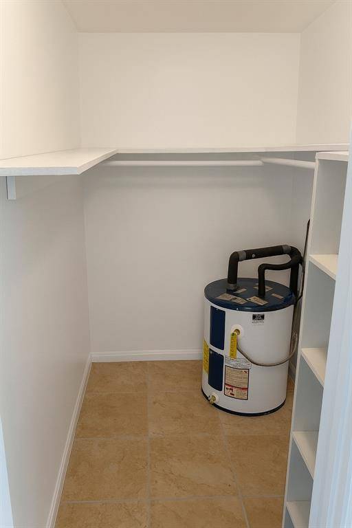 Pompano Beach, FL 33062,2621 NE 1ST ST #10