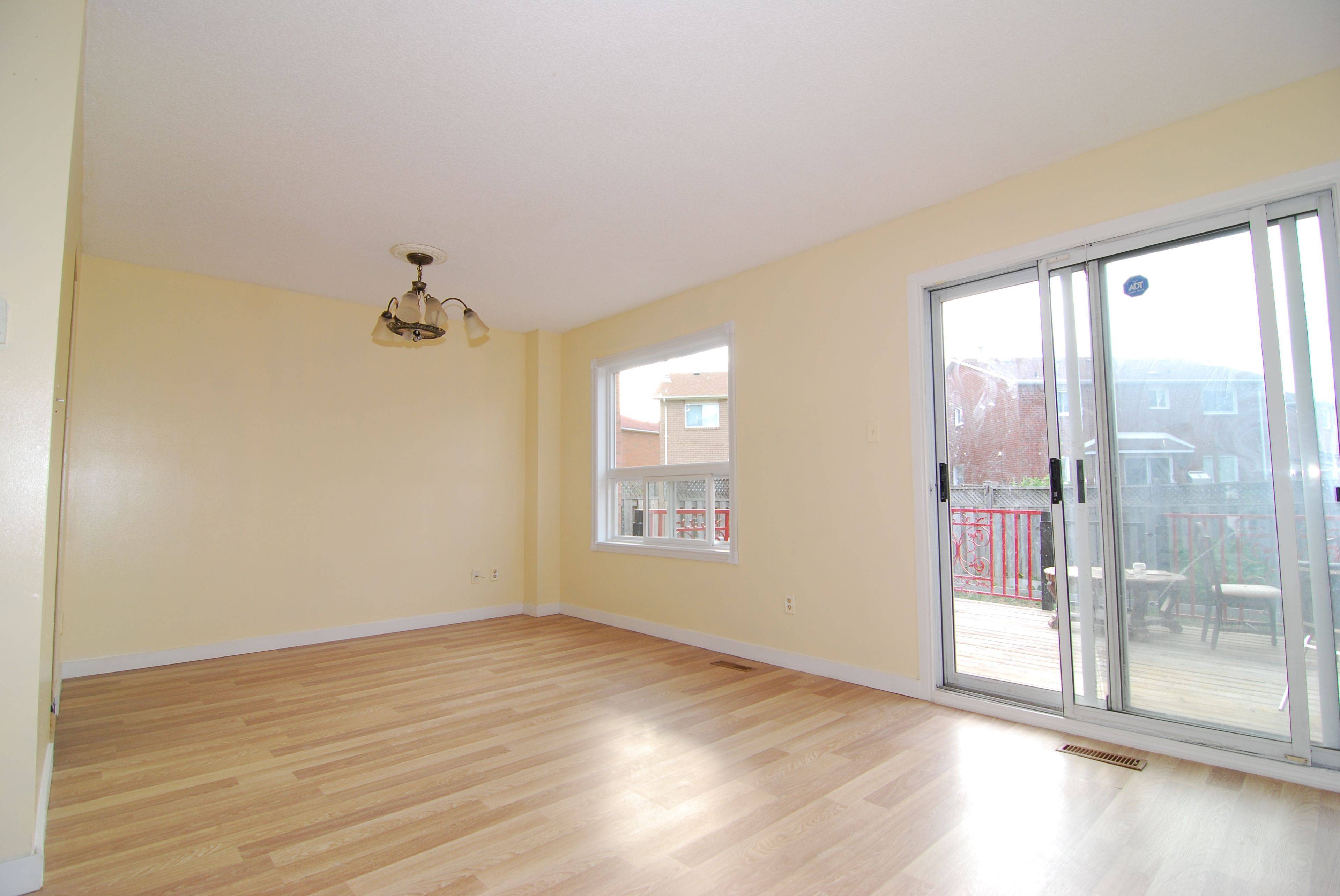 Brampton, ON L6Z 4R9,158 Toba CRES