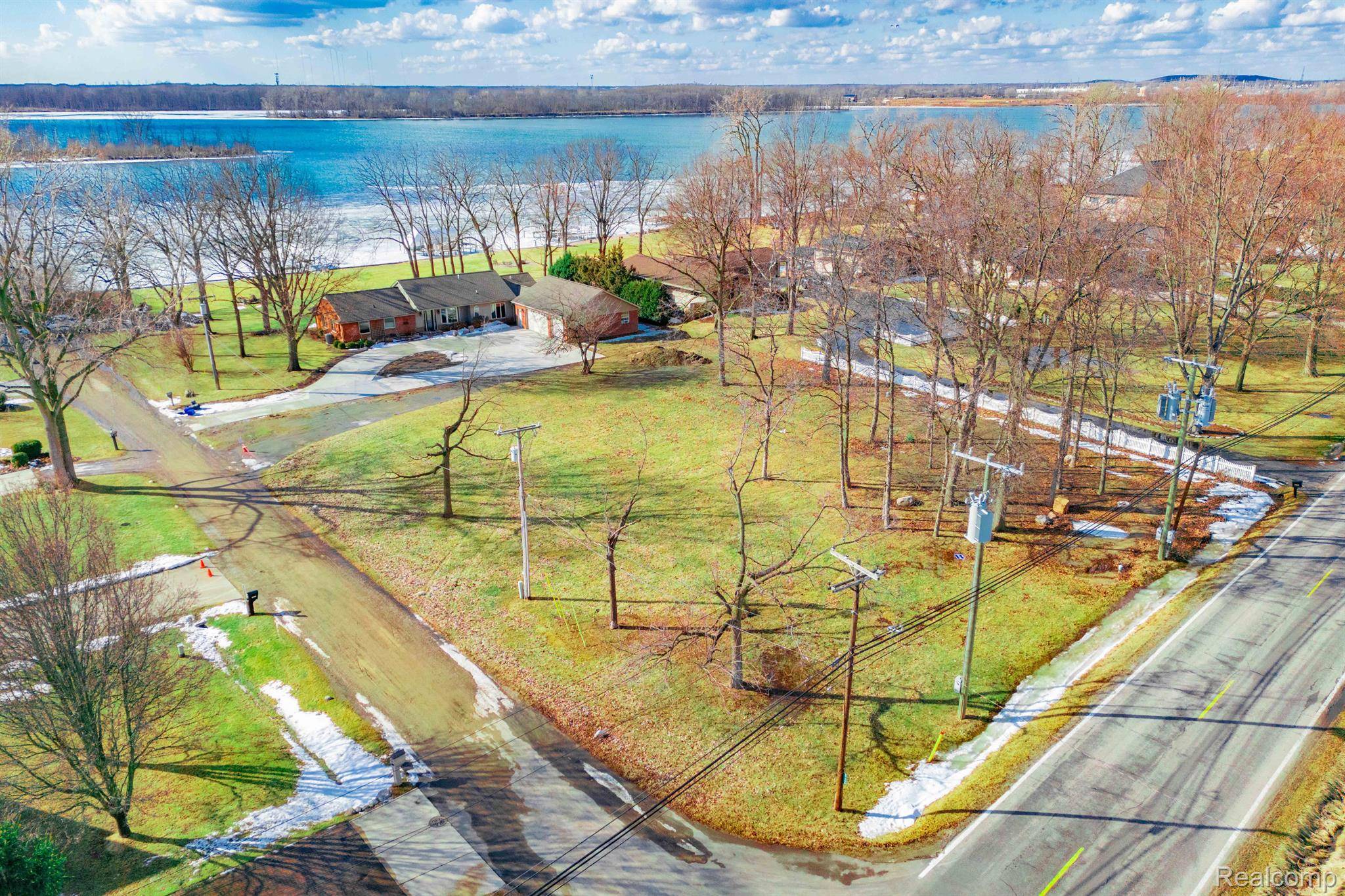 Grosse Ile, MI 48138,000 Southpointe DR