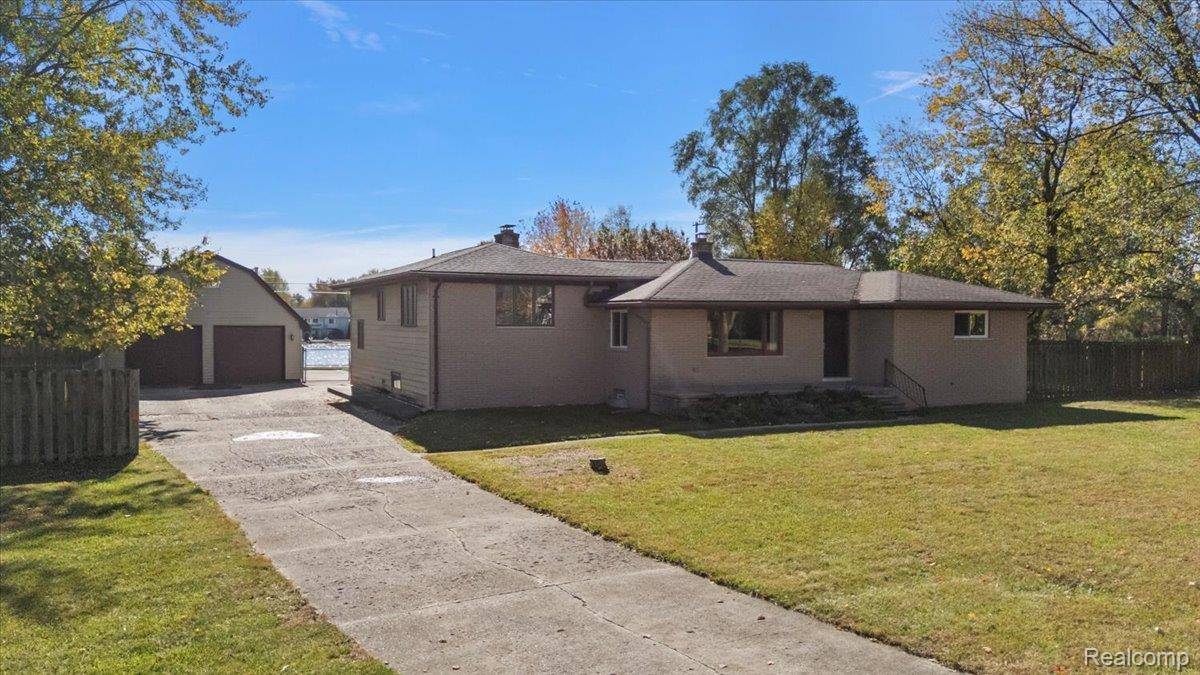 Shelby Twp, MI 48317,2470 Durham RD