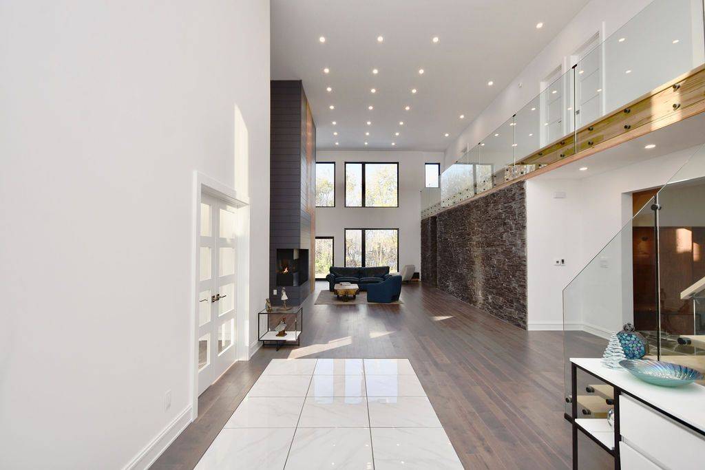 Springwater, ON L4M 6T4,57 Glenhuron DR