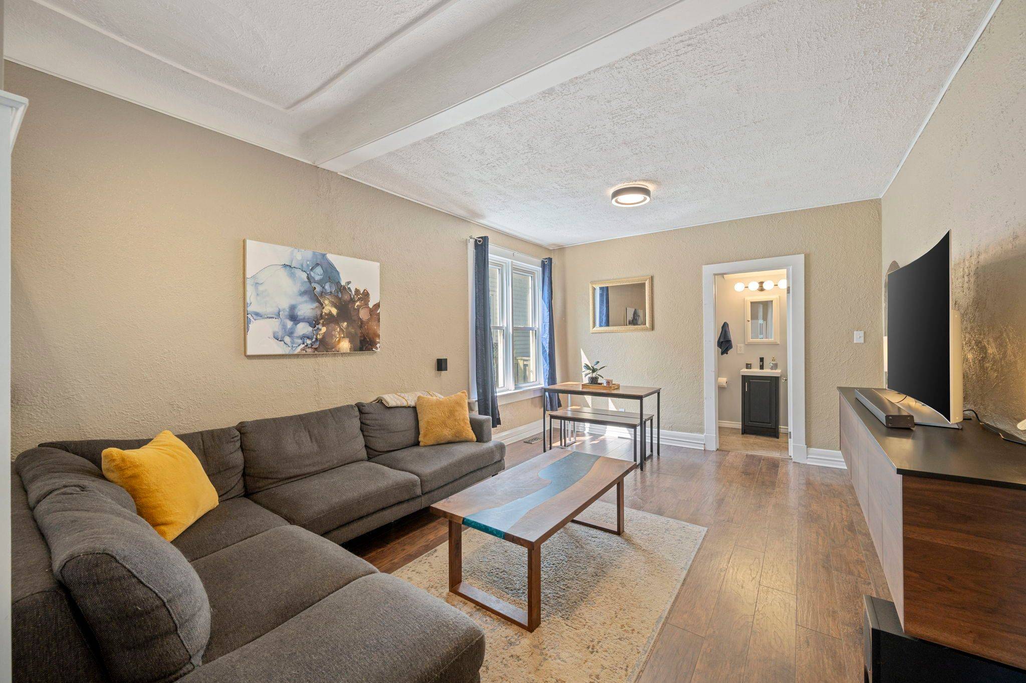 London East, ON N5Y 1Z5,57 Bedford RD