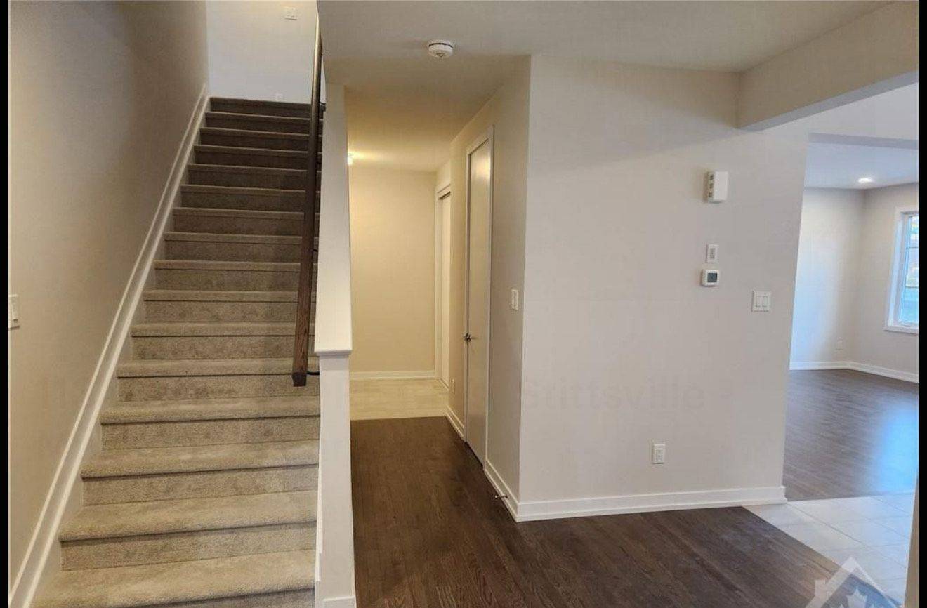 Stittsville - Munster - Richmond, ON K0A 2Z0,113 HACKAMORE CRES