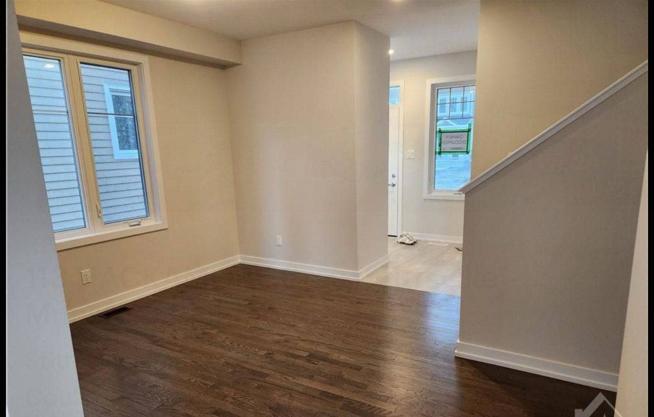 Stittsville - Munster - Richmond, ON K0A 2Z0,113 HACKAMORE CRES