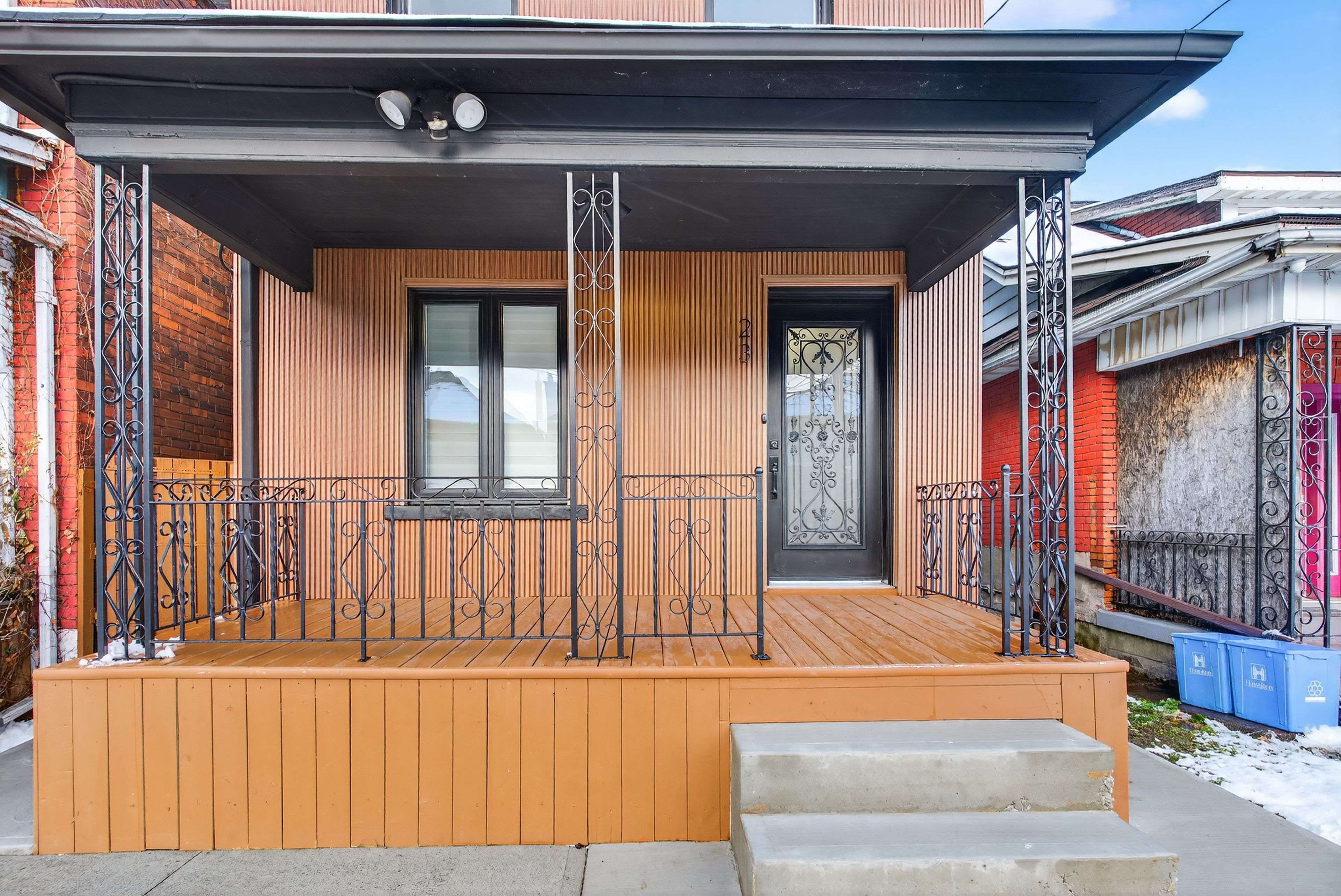 Hamilton, ON L8L 2V2,23 Edward ST