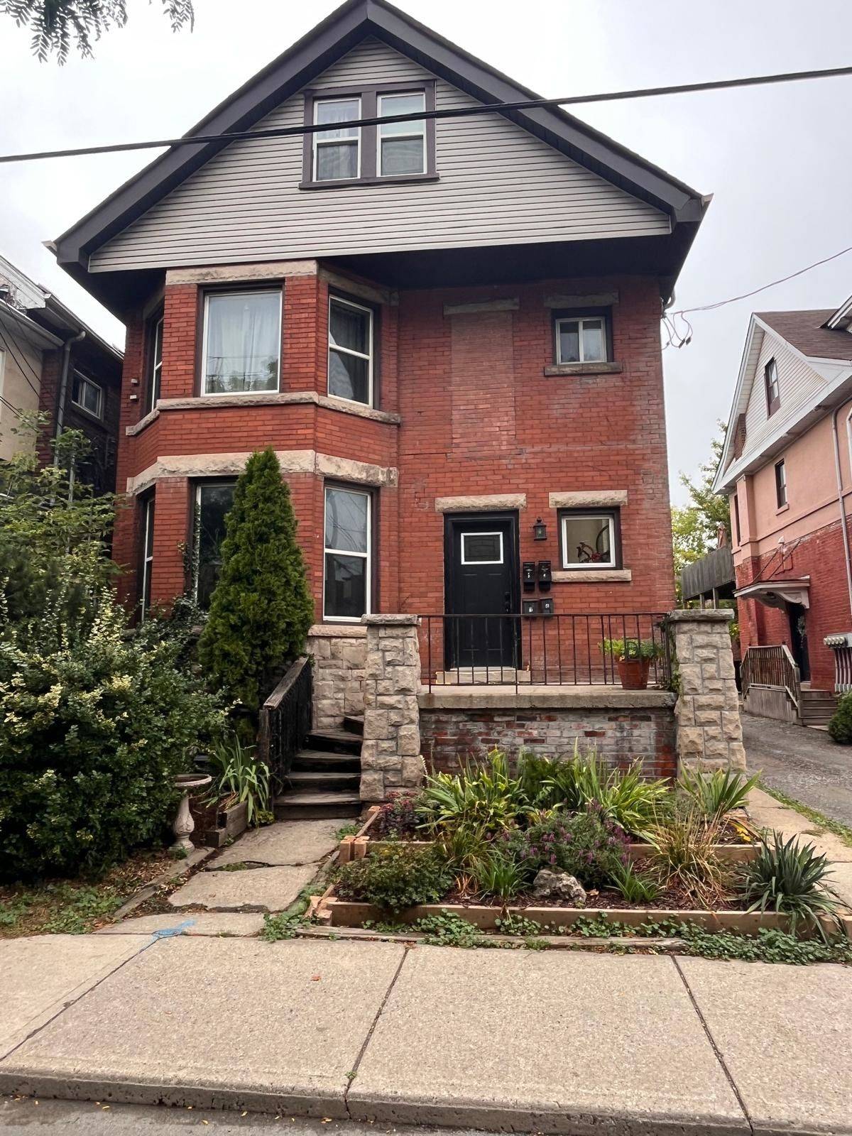 Hamilton, ON L8N 1S7,133 Stinson ST #1