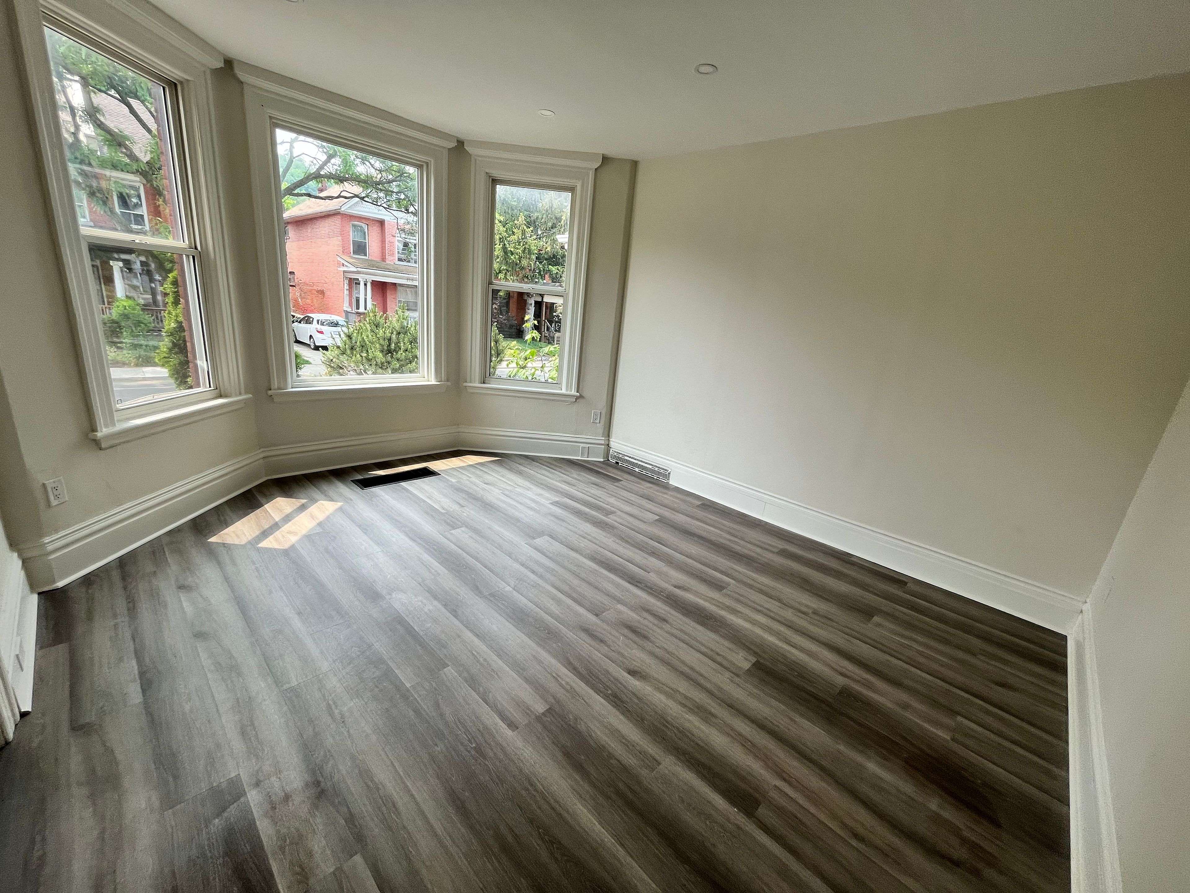 Hamilton, ON L8N 1S7,133 Stinson ST #1