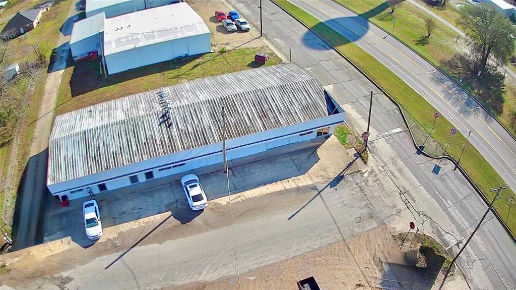 Blossom, TX 75416,110 N Walnut Street