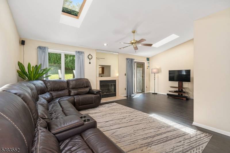 Raritan Twp., NJ 08822,6 Elm Ter