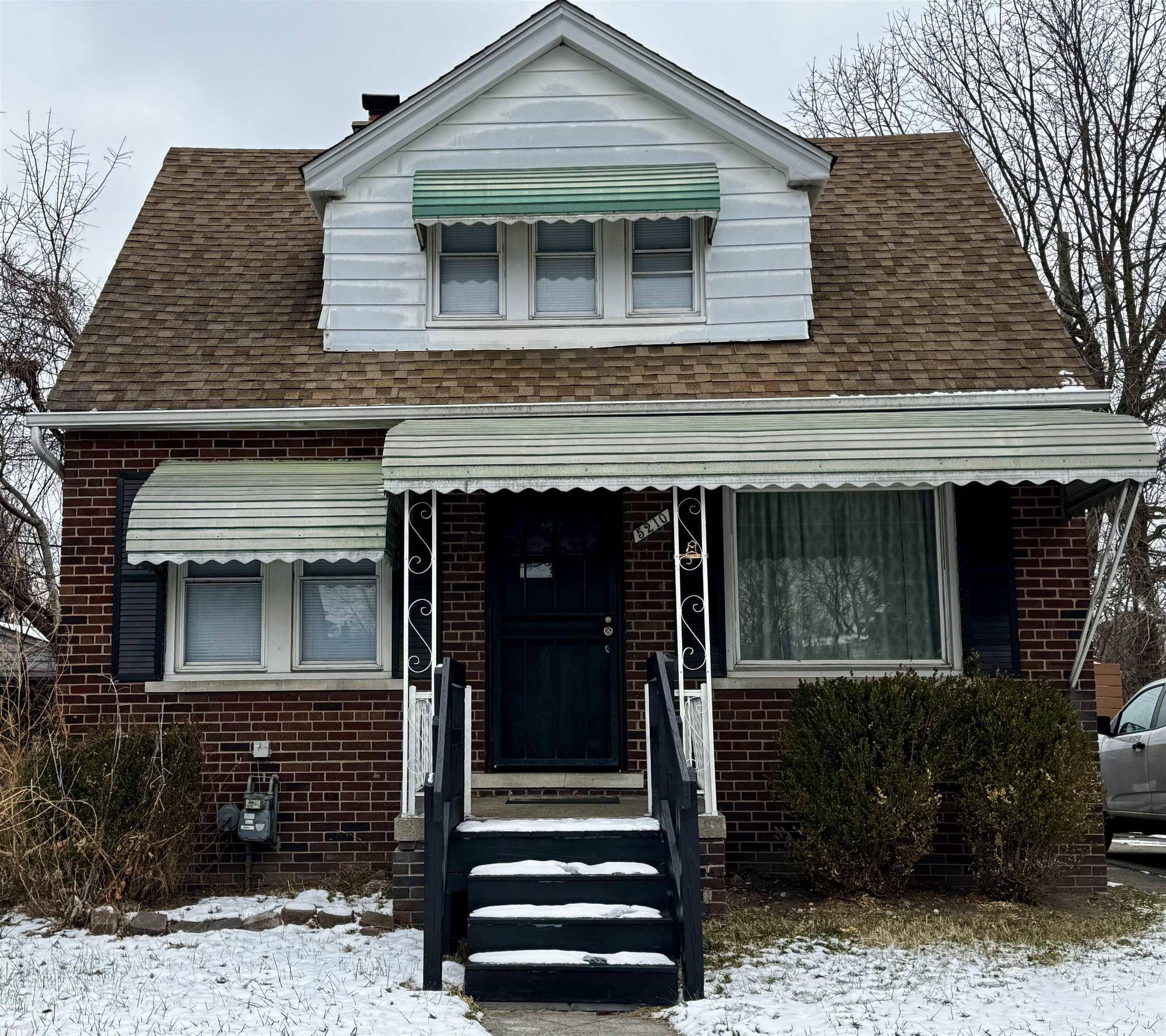 Detroit, MI 48224,5210 Farmbrook ST