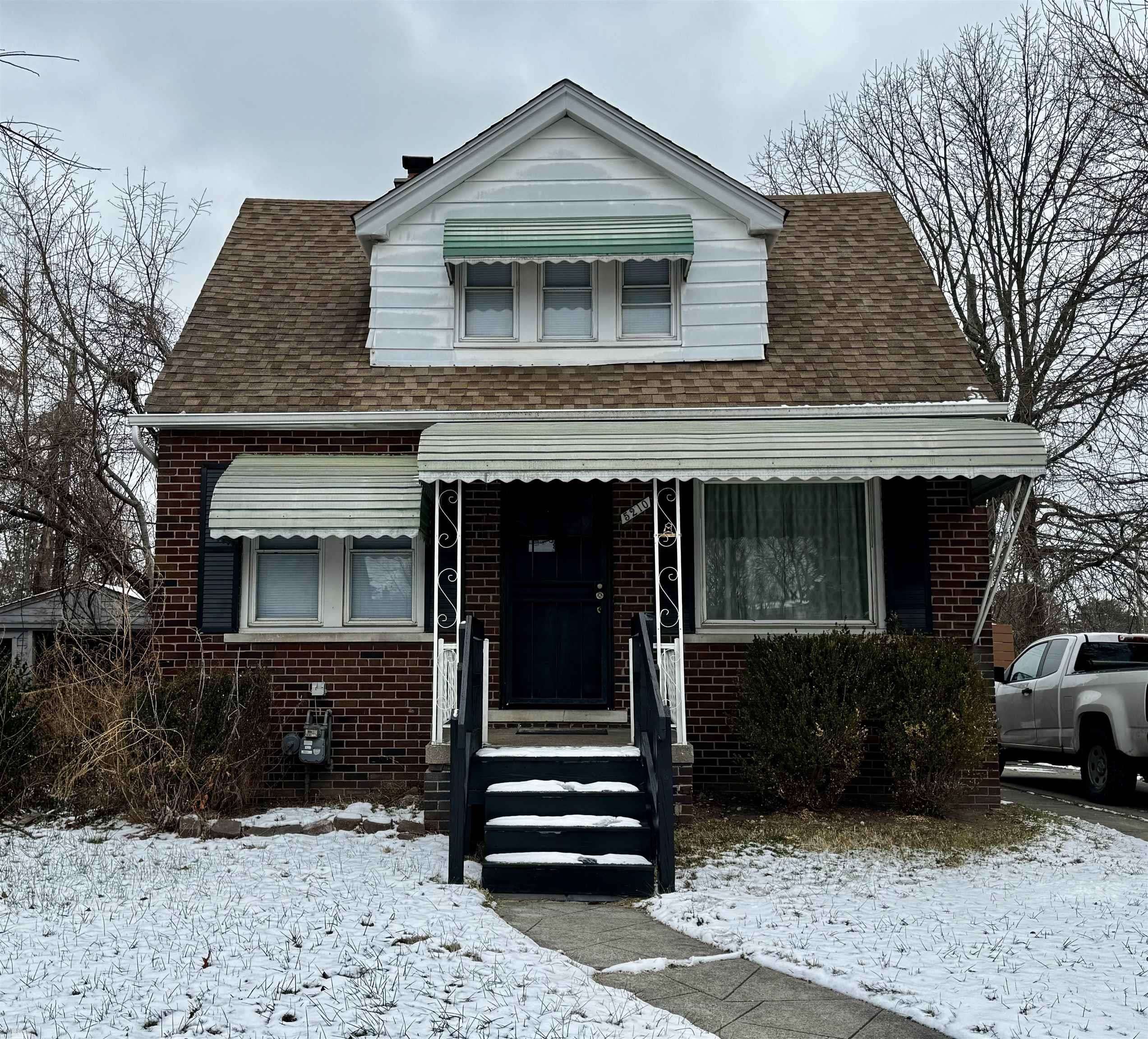 Detroit, MI 48224,5210 Farmbrook ST