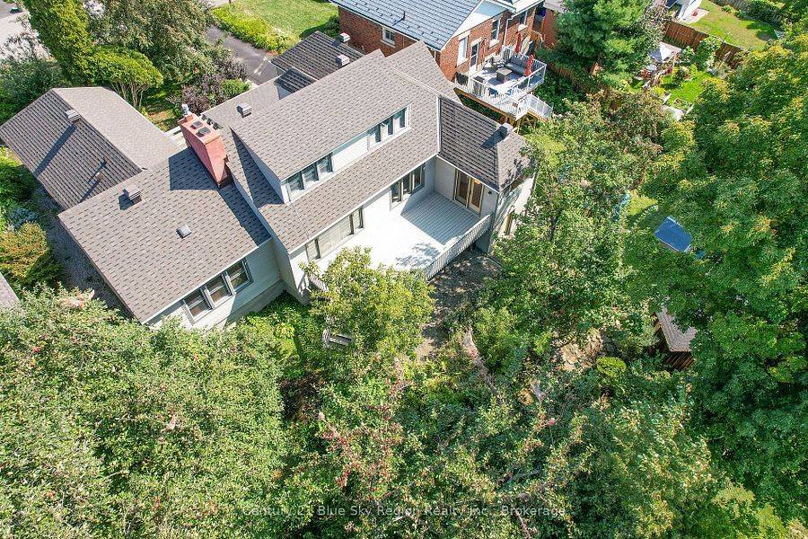 North Bay, ON P1B 3K5,857 Bourke ST