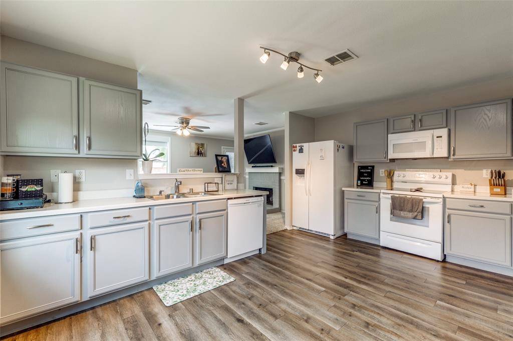 Arlington, TX 76002,8426 Jacaranda Way