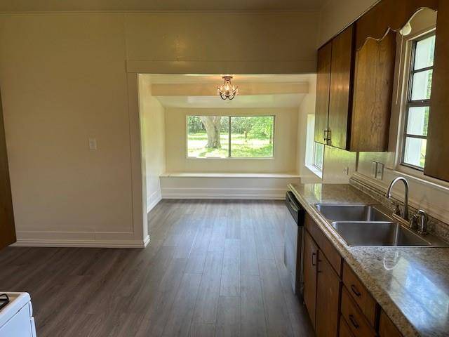 Whitesboro, TX 76273,712 E Main Street