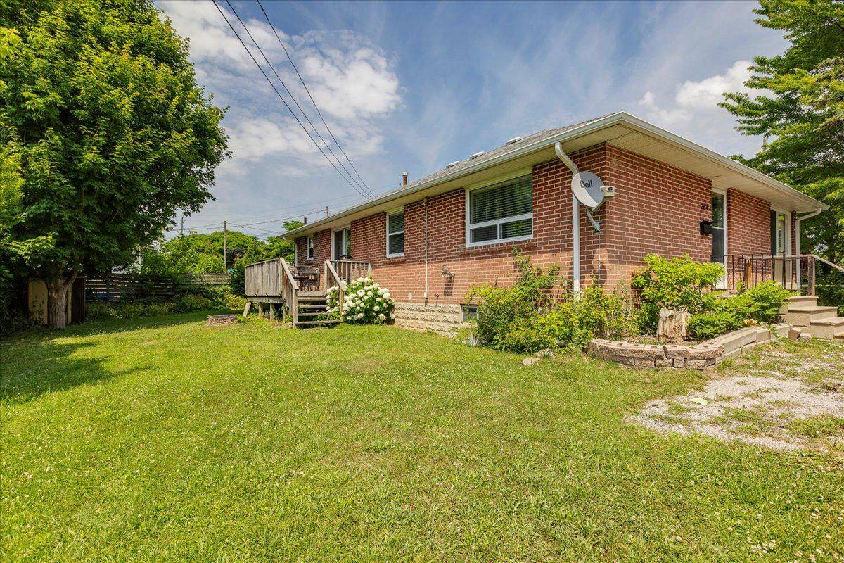 Georgina, ON L4P 1C4,84 Metro RD N